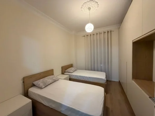 Tirane, jepet me qera apartament 2+1 Kati 2, 105 m² 800 € (Porcelani)