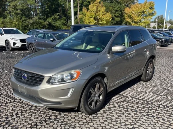 Tirane, shes SUV XC60 T6, 2015, 4x4 , gri metalizato automatik Klima 137.000 km 10.900 €