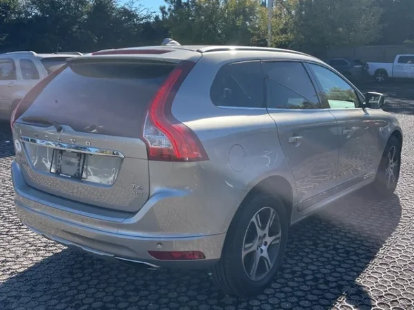 Tirane, shes SUV XC60 T6, 2015, 4x4 , gri metalizato automatik Klima 137.000 km 10.900 €