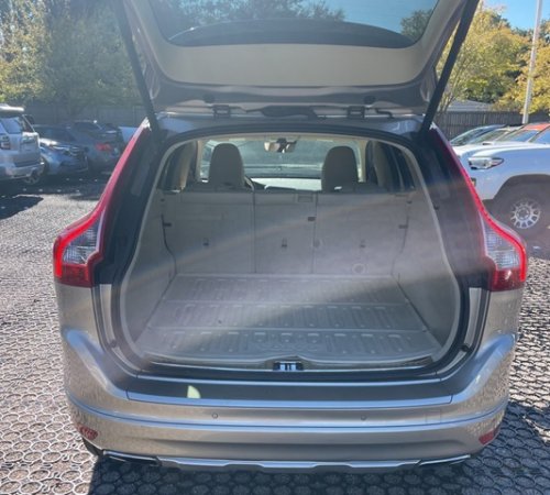 Tirane, shes SUV XC60 T6, 2015, 4x4 , gri metalizato automatik Klima 137.000 km 10.900 €