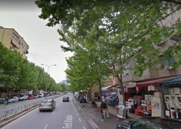 Tirane, jepet me qera apartament Kati 4, 450 € (Rruga e Dibres)