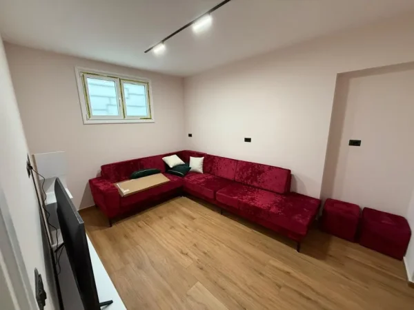 Vlore, jepet me qera apartament 1+1 Kati 1, 60 m² 370 € (prane shkolles 9vjecare ismail qemali vlore)