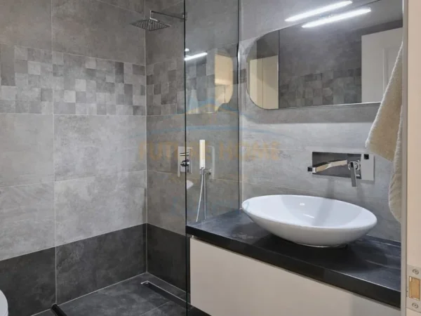 Tirane, jepet me qera apartament 2+1 Kati 8, 108 m² 1.350 € (MYSLYM SHYRI)