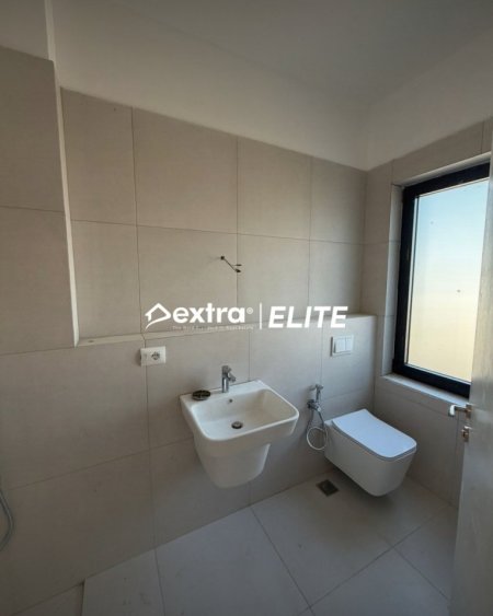 Tirane, jepet me qera apartament 1+1+Ballkon Kati 12, 68 m² 400 € (Rruga e Barrikadave)