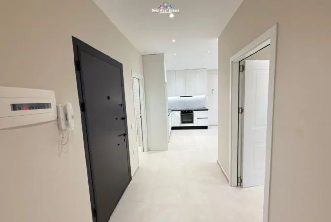 Tirane, jepet me qera zyre Kati 3, 65 m² 420 € (Rruga 5 Maj)