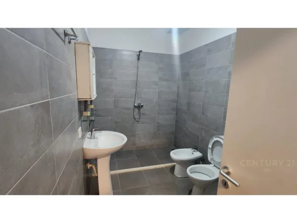 Tirane, shitet apartament 1+1 Kati 6, 70 m² 110.000 € 