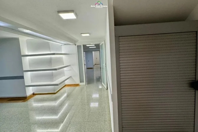 Tirane, jepet me qera zyre Kati 0, 455 m² 5.800 € (Rruga e Kavajes)