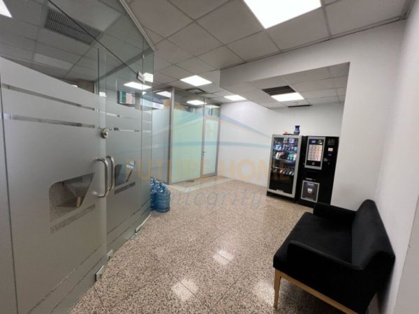 Tirane, jepet me qera ambjent biznesi Kati 1, 344 m² 5.900 € (BLLOK , Prane LSI)