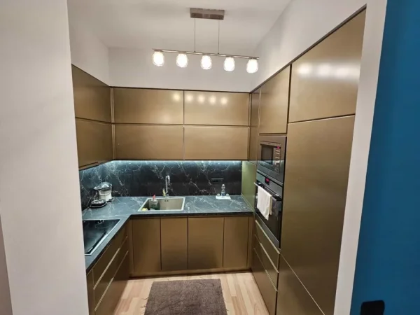 Tirane, jepet me qera apartament 2+1 Kati 5, 88 m² 1.500 € (Rruga Kajo Karafili)