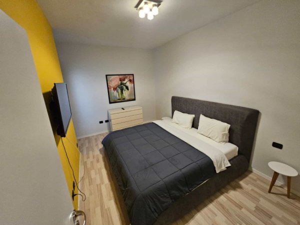 Tirane, jepet me qera apartament 2+1 Kati 5, 88 m² 1.500 € (Rruga Kajo Karafili)