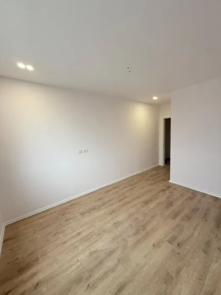 Tirane, shitet apartament 2+1 Kati 5, 89 m² 121.500 € (univers city)