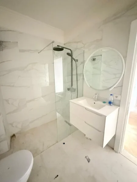 Tirane, shitet apartament 2+1 Kati 5, 89 m² 121.500 € (univers city)