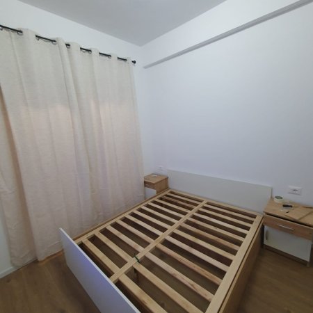 Tirane, jepet me qera apartament 1+1+Ballkon Kati 2, 55m² 450 € (Rezidenca Kaimi)