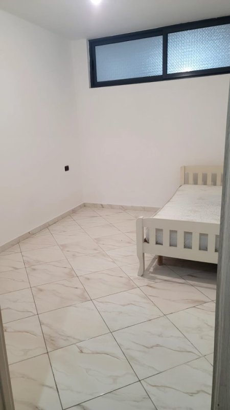 Tirane, jepet me qera apartament 2+1+Ballkon Kati 1, 90 m² 350 € (Astir)