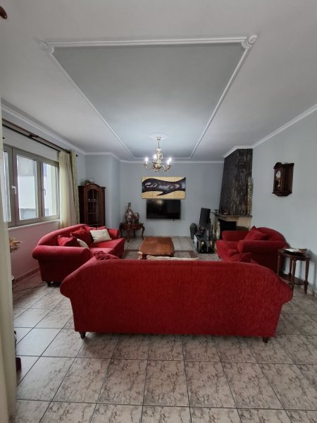 Tirane, jepet me qera Vile 3+1+Aneks+Ballkon Kati 1, 115 m² 900 € (Todi Shkurti)