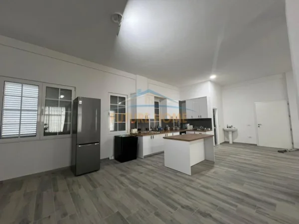 Tirane, jepet me qera apartament 4+1+Ballkon Kati 4, 250 m² 1.500 € (Paskuqan)