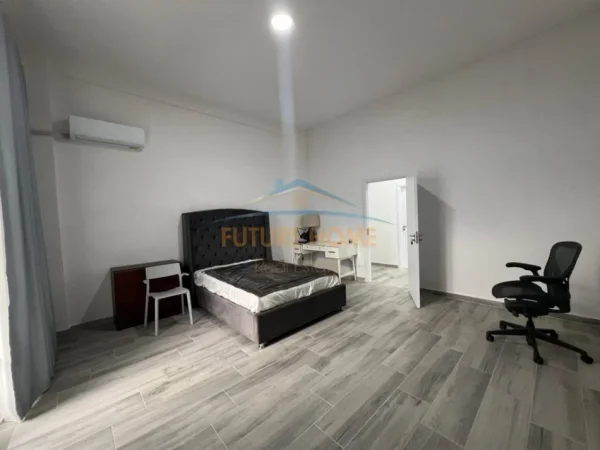 Tirane, jepet me qera apartament 4+1+Ballkon Kati 4, 250 m² 1.500 € (Paskuqan)