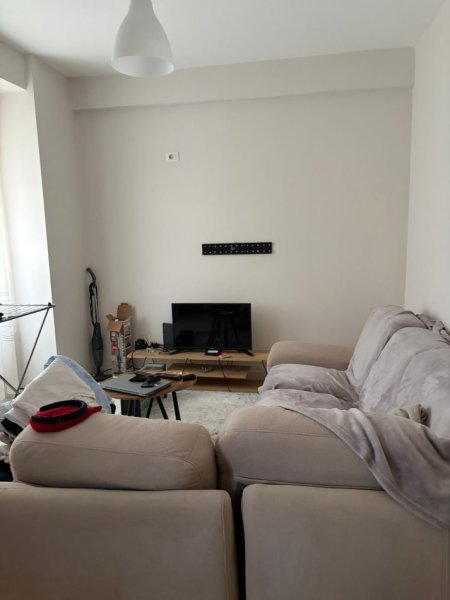 Tirane, jepet me qera apartament 1+1 Kati 1, 60 m² 400 € (Hotel Radison ,Liqeni i Thate)