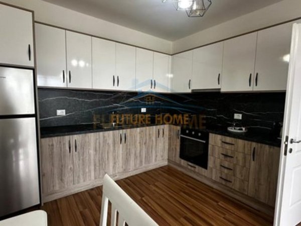 Tirane, jepet me qera apartament Kati 7, 62 m² 450 €