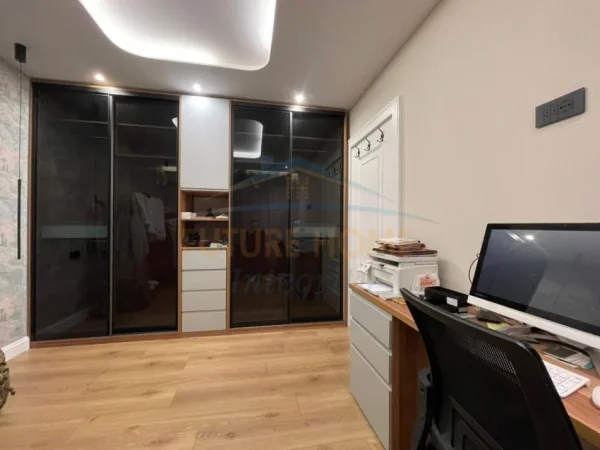 Tirane, jepet me qera apartament Kati 4, 99 m² 1.500 €
