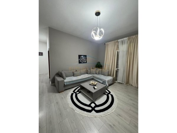 Tirane, jepet me qera apartament Kati 2, 70 m² 650 €