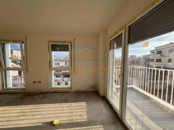 Tirane, shitet apartament Kati 3, 106 m² 251.888 €