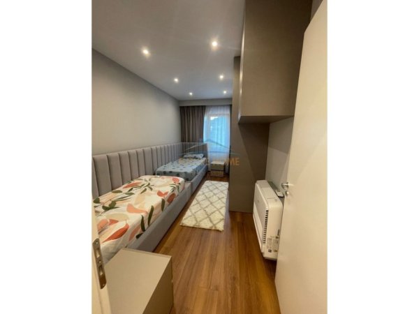 Tirane, shitet apartament Kati 6, 83 m² 245.000 €