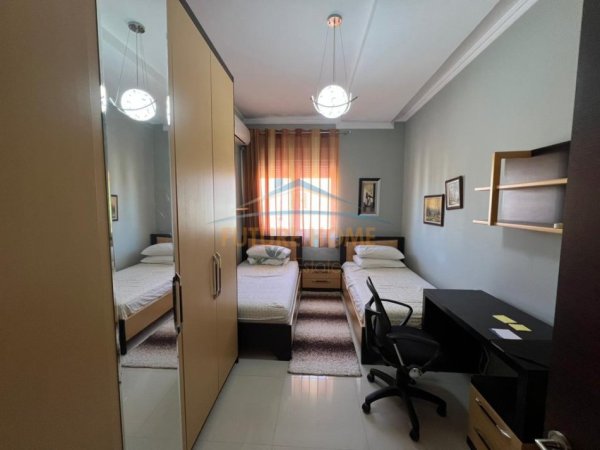 Tirane, jepet me qera apartament Kati 0, 111 m² 750 €