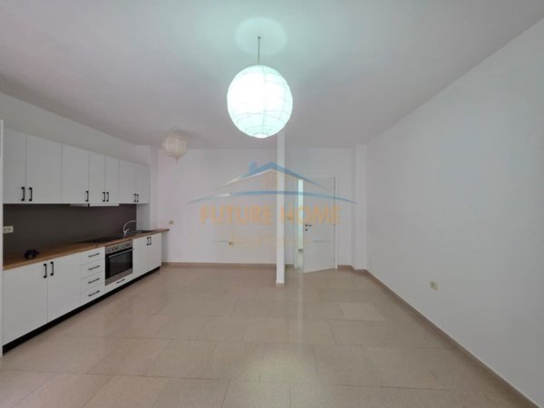 Tirane, jepet me qera apartament Kati 1, 97 m² 550 € 