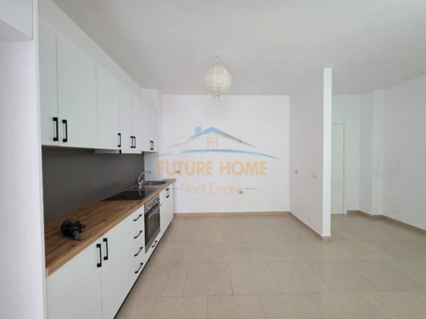 Tirane, jepet me qera apartament Kati 1, 97 m² 550 € 