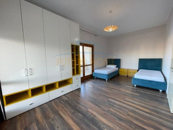 Tirane, shitet apartament Kati 6, 135 m² 550.000 €