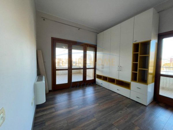 Tirane, shitet apartament Kati 6, 135 m² 550.000 €