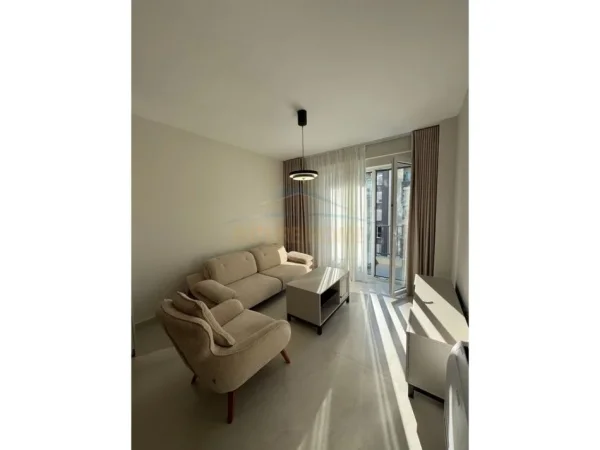 Tirane, jepet me qera apartament Kati 7, 94 m² 1.400 € 