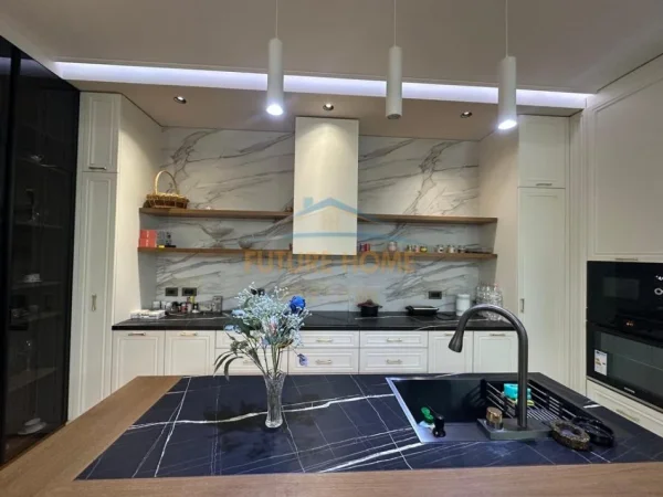 Tirane, shitet apartament Kati 4, 155 m² 665.000 €