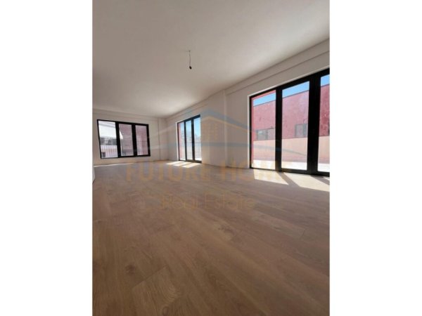 Tirane, shitet apartament Kati 5, 129 m² 313.600 €