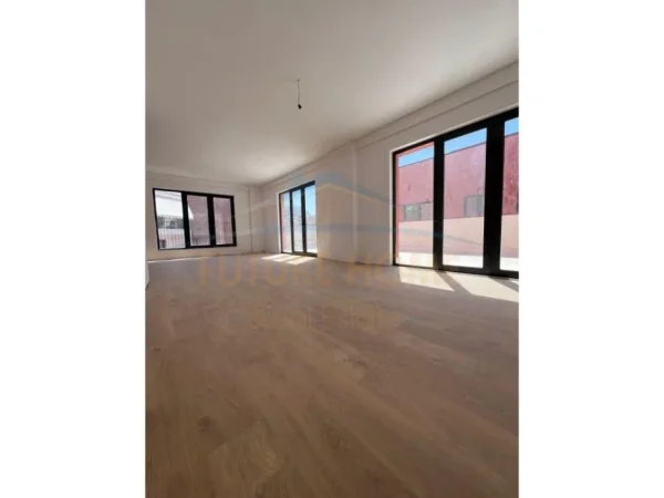 Tirane, shitet apartament Kati 5, 129 m² 313.600 €
