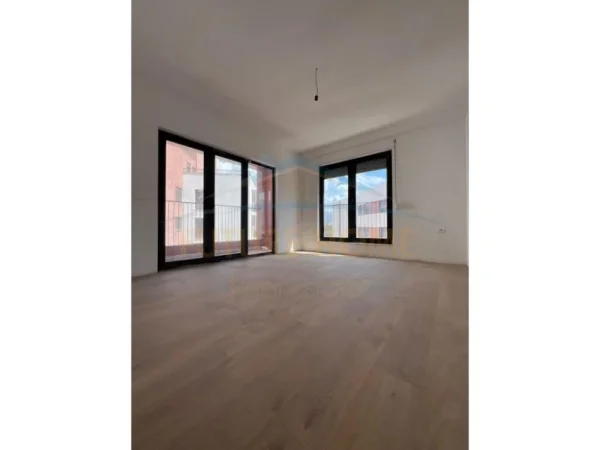 Tirane, shitet apartament Kati 5, 129 m² 313.600 €