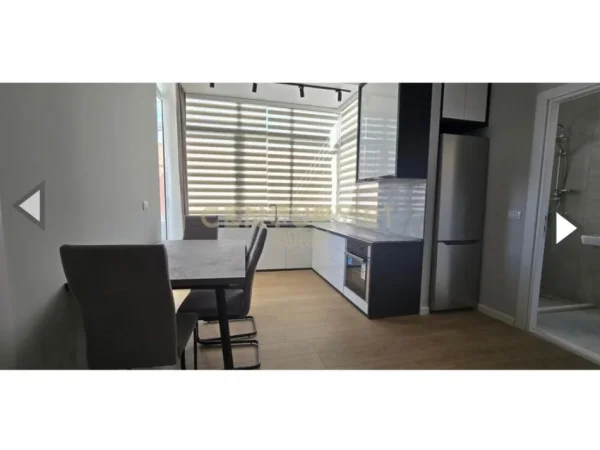 Tirane, jepet me qera apartament 1+1 Kati 7, 50 m² 550 € (Rruga Dritan Hoxha, Prane Kompleksit Aura)