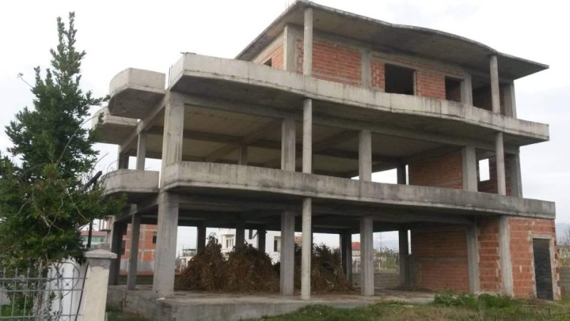 Tirane, shitet Vile 3 Katshe Kati 3, 505 m² 170.000 € (Adresa Valias Kamez)