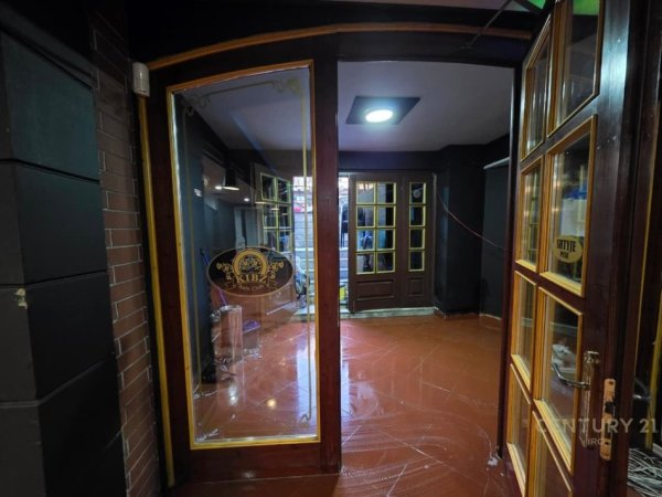 Tirane, shes ambjent biznesi Kati 0, 190 m² 500.000 € 