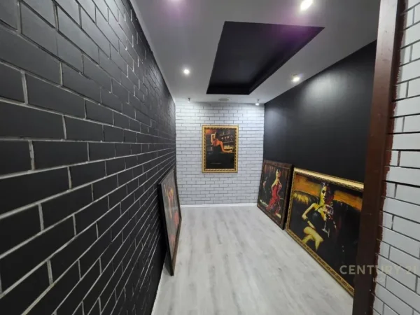 Tirane, jepet me qera ambjent biznesi , 190 m² 2.500 € 