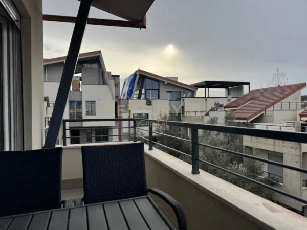 Tirane, jepet me qera apartament 3+1+Aneks+Ballkon Kati 3, 140 m² 1.300 € (Sunrise Residence)