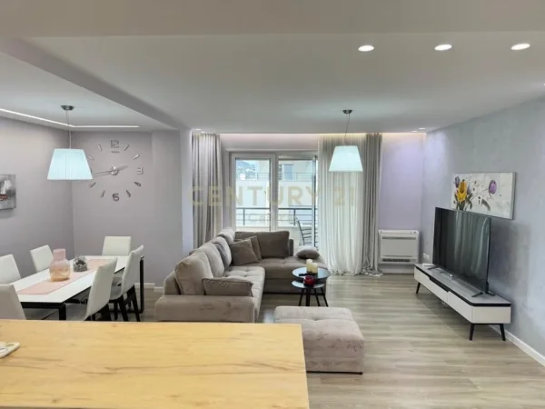 Tirane, jepet me qera apartament 3+1+Aneks+Ballkon Kati 3, 140 m² 1.300 € (Sunrise Residence)