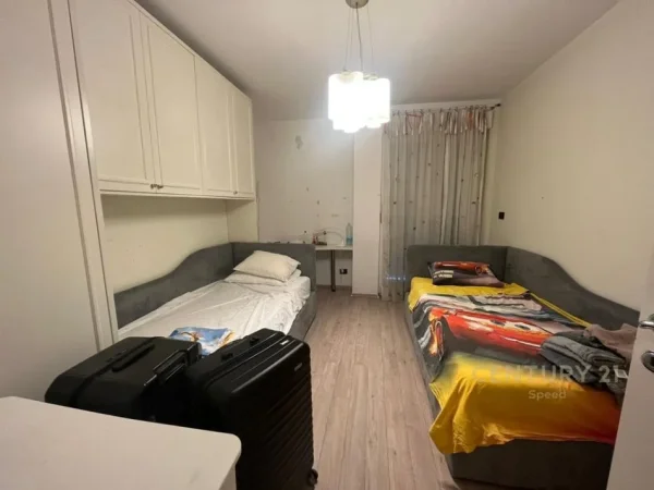 Tirane, jap me qera apartament 2+1+Aneks+Ballkon Kati 10, 170 m² 1.500 € 