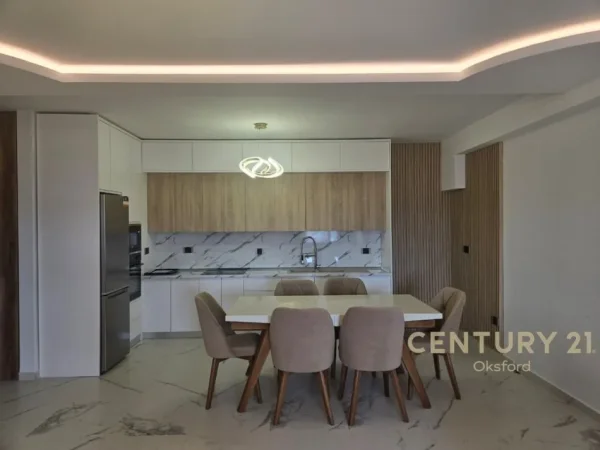 Tirane, jepet me qera apartament 2+1+Aneks+Ballkon Kati 4, 145 m² 1.000 € 