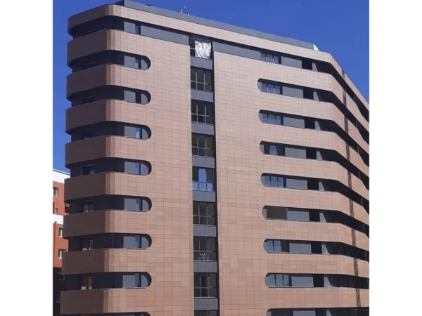 Tirane, jepet me qera ambjent biznesi , 120 m² 1.800 € (Oasis Reaidence)