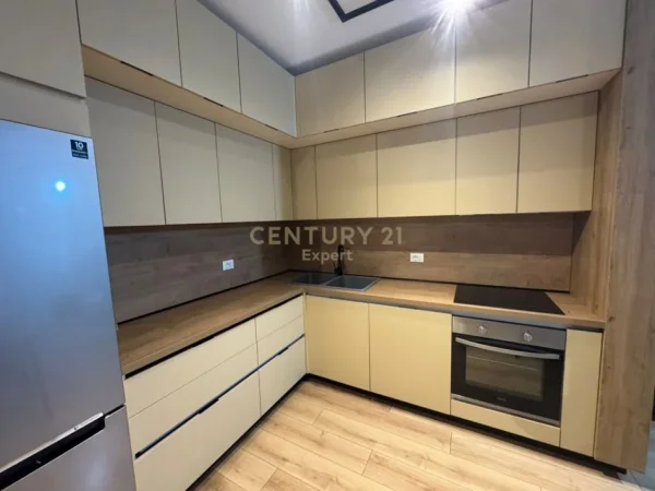 Tirane, jepet me qera apartament 2+1+Aneks+Ballkon Kati 2, 100 m² 1.000 € (FOLEJA E GJELBER)