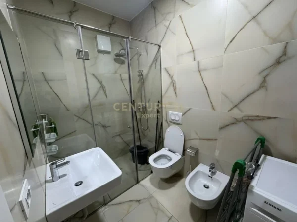 Tirane, jepet me qera apartament 2+1+Aneks+Ballkon Kati 2, 100 m² 1.000 € (FOLEJA E GJELBER)