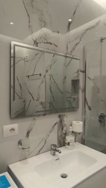 Tirane, jepet me qera apartament 1+1 Kati 10, 65 m² 650 € (Jepet me Qera Apartamenti 1+1 tek Zogu i Zi)