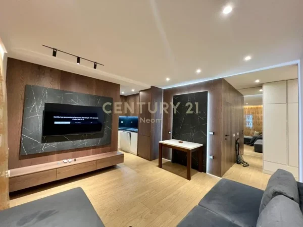 Tirane, jepet me qera apartament 1+1+Aneks+Ballkon Kati 3, 70 m² 620 € 